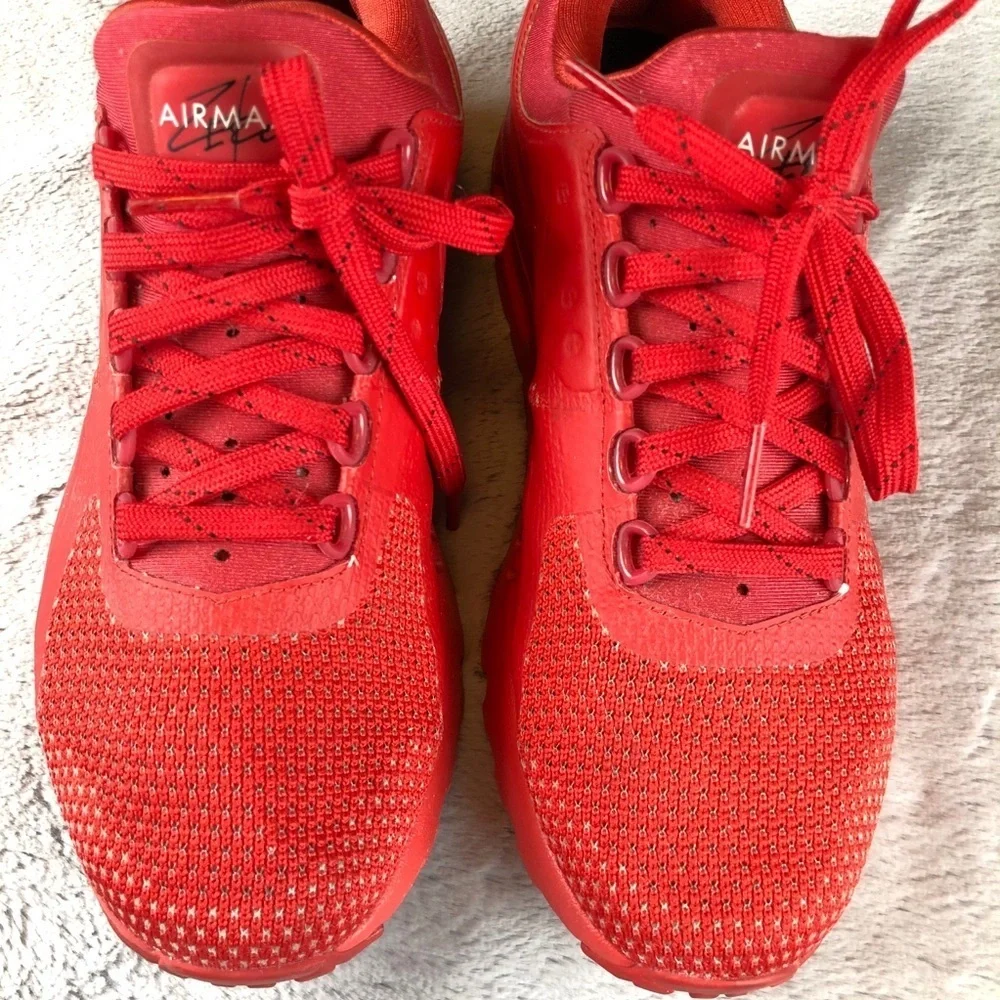 Nike Air Max Men’s: 6.5 Woman’s: 8